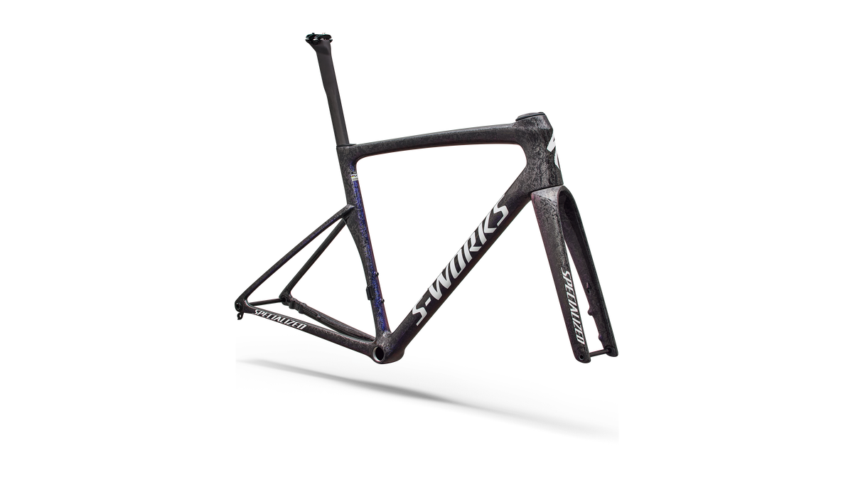 Gloss Carbon / Red to Blue Pearl / White