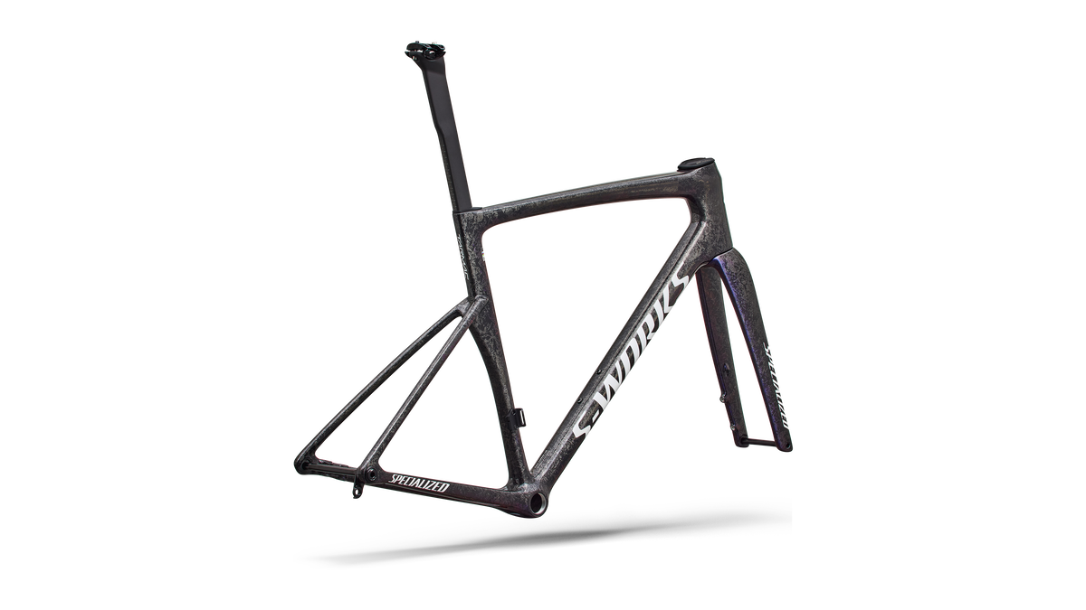Gloss Carbon / Red to Blue Pearl / White