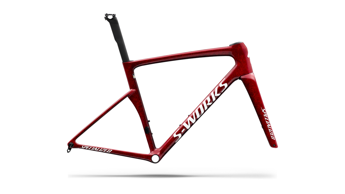 Gloss Vivid Red / Tarmac Black / White Silver Metallic