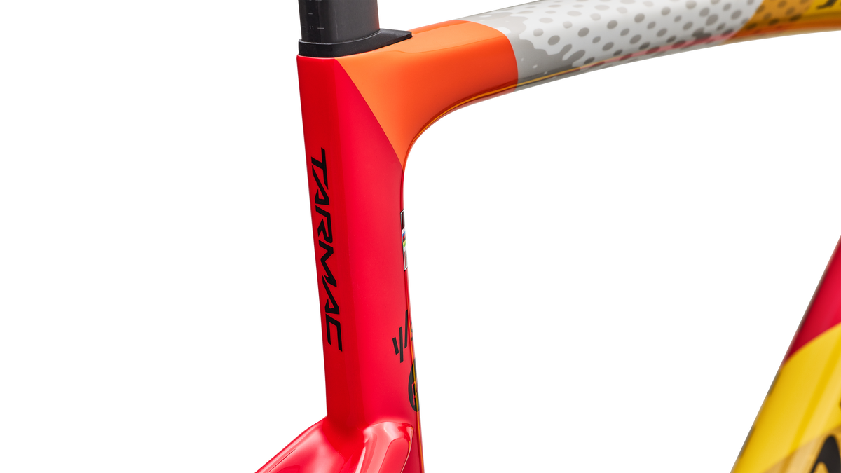 Gloss Vivid Red / Yellow / Dolomite Metallic