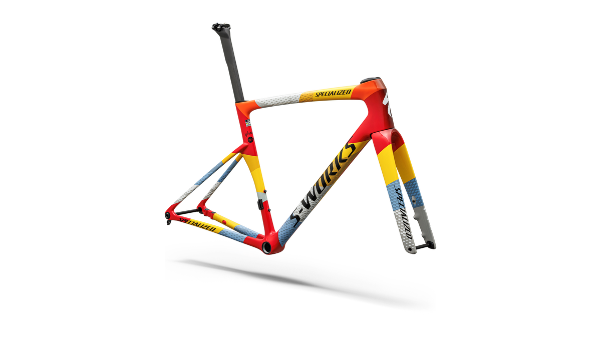 Gloss Vivid Red / Yellow / Dolomite Metallic